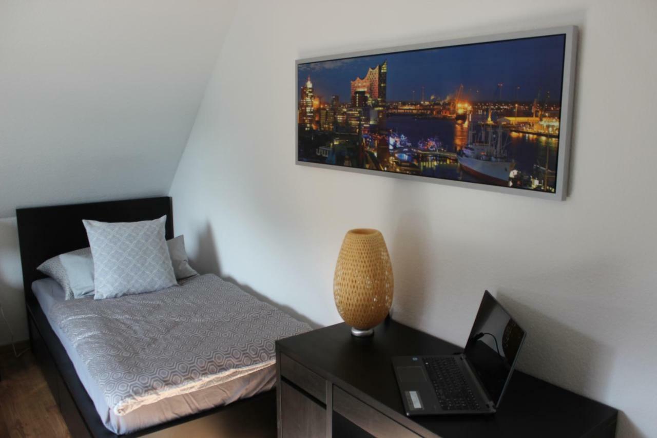 Ferienhaus An Der Grenze Zu Hamburg Zentrale Lage Ной-Вульмсторф Екстер'єр фото